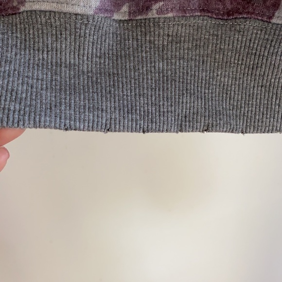 Floral distressed sweater - Picture 4 of 6